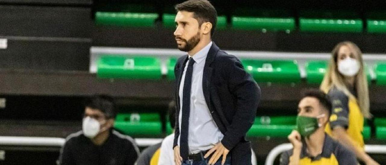 Jacinto Carbajal, en un partido con el Al-Qázeres en la temporada 2020-21.