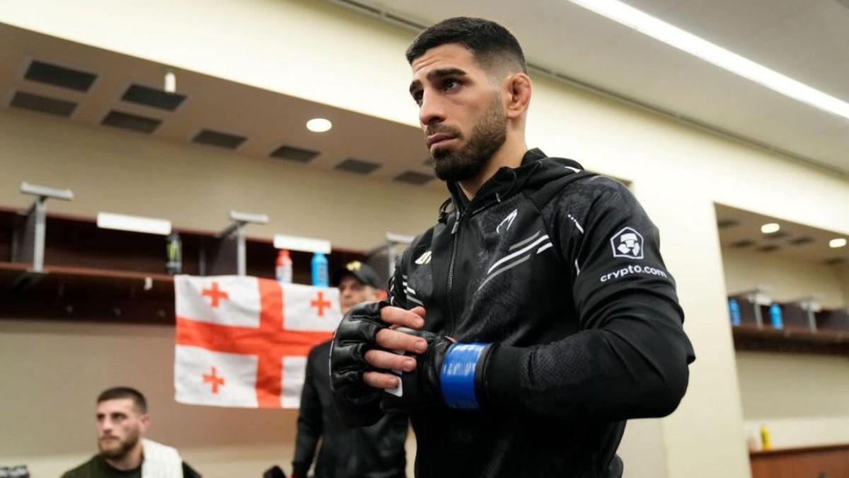 Ilia Topuria se medirá con Holloway en Abu Dhabi