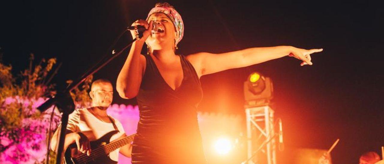 Yadira Ferrer trajo al festival el sonido cubano.