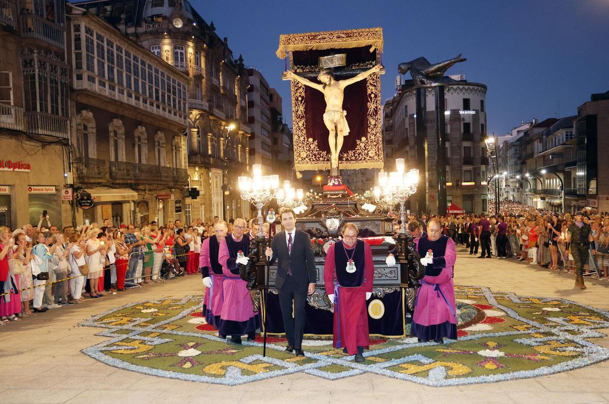 Miles de almas en el día grande del Cristo de la Victoria