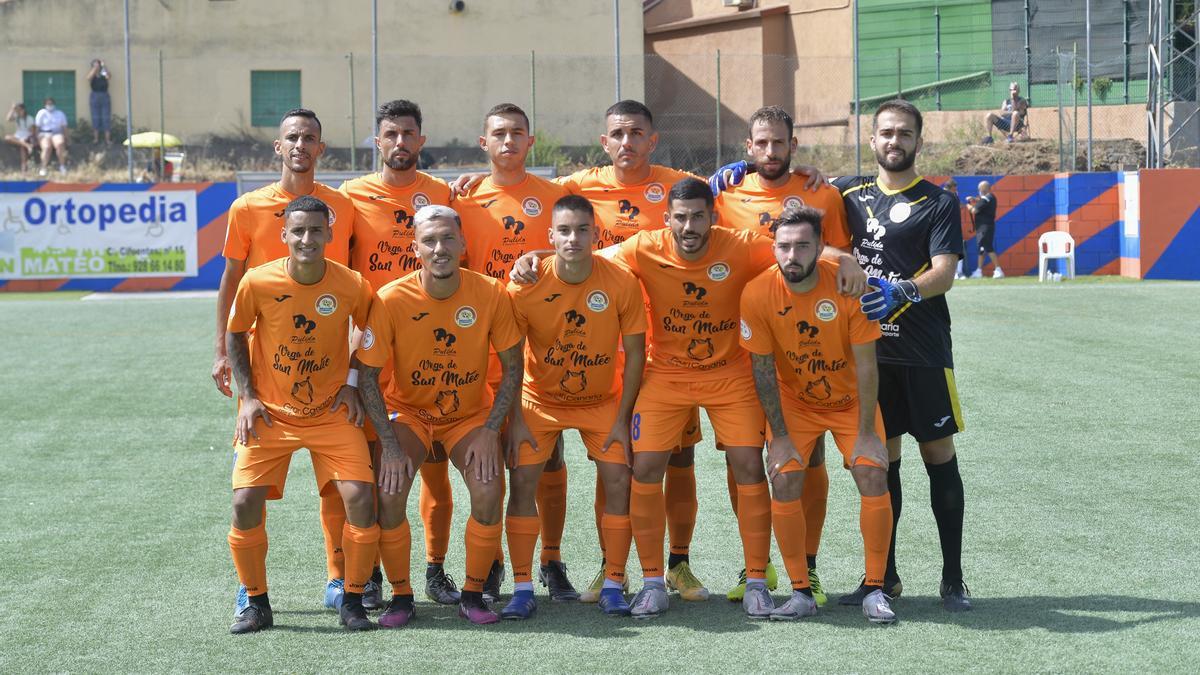 Alineación del Panadería Pulido San Mateo, antes de la disputa de la primera jornada ante el Mérida.