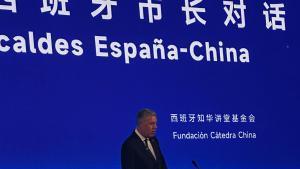El alcalde de Badalona, Xavier Garcia Albiol, durante su intervención en el 2º Diálogo de Alcaldes España-China