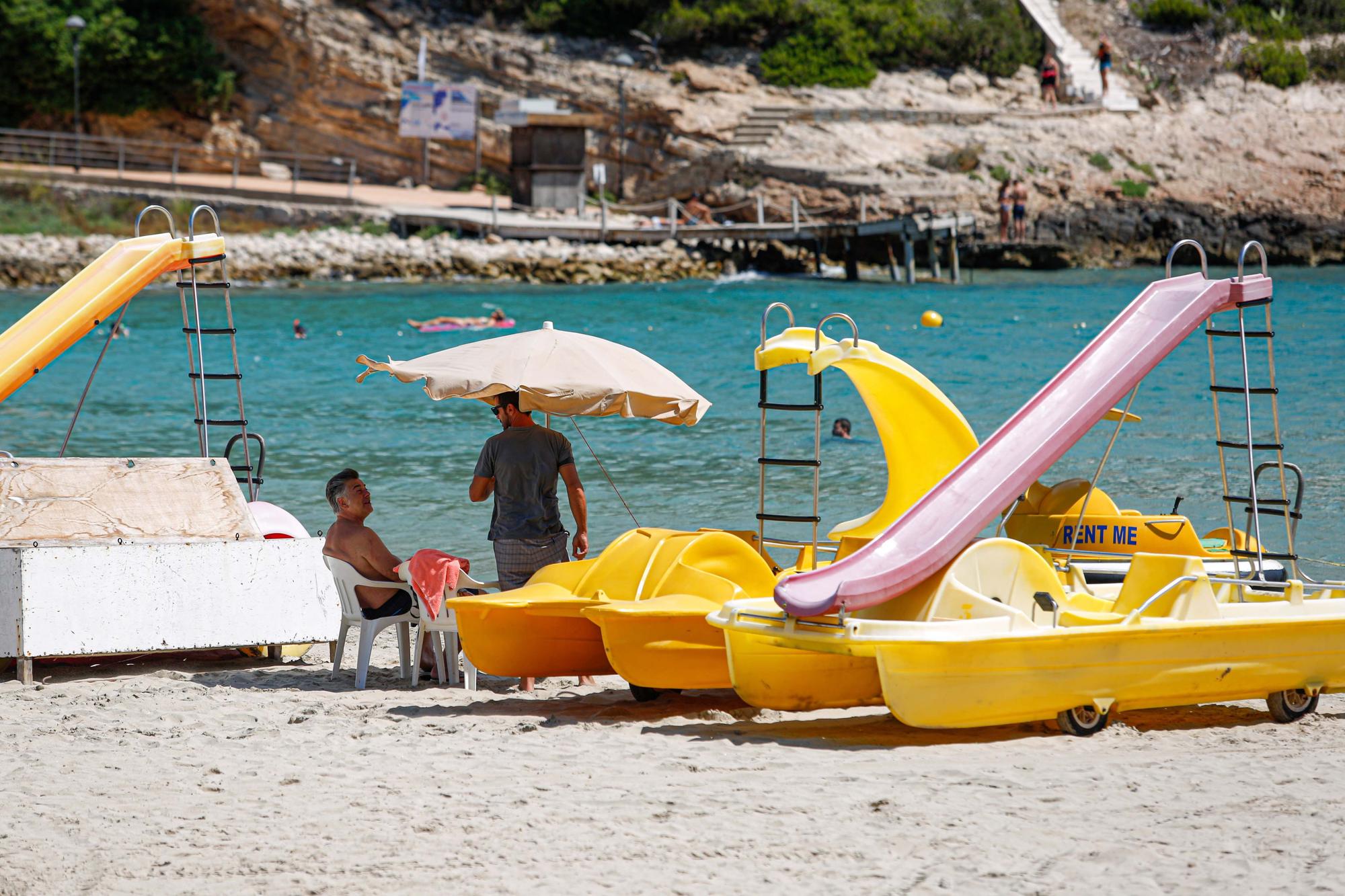 Cala Llonga sale del letargo