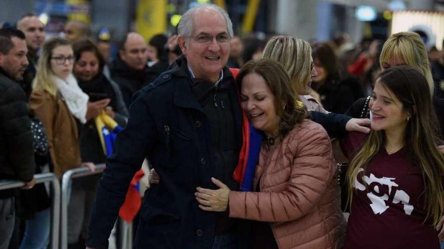 &quot;Jamás pensé que tendría que emigrar de Venezuela&quot;, afirma Ledezma en Madrid