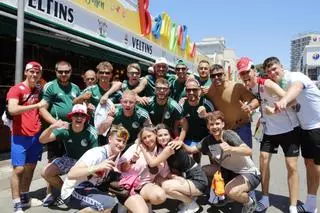 Ab zum Ballermann: Nach dem Saisonende nehmen Fußballer und Fans die Playa de Palma ein