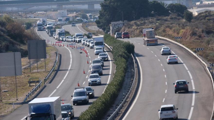 Imagen de las retenciones registradas el martes en la autovía.