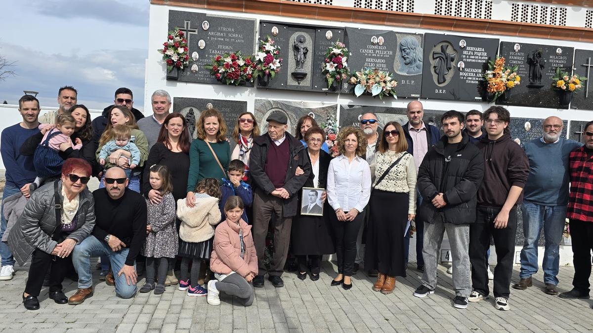 Benicull entierra a su exalcalde.