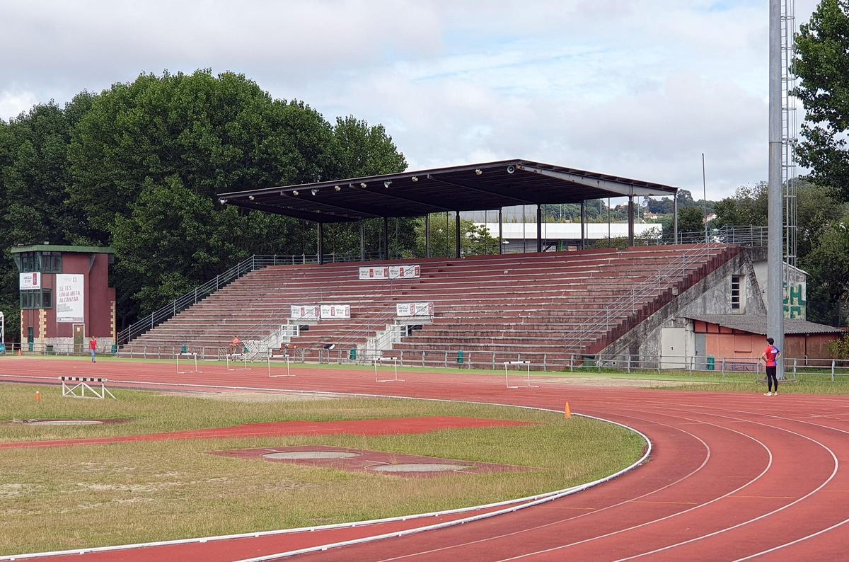 Tribuna y recta principal de las actuales pistas de atletismo de Balaídos
