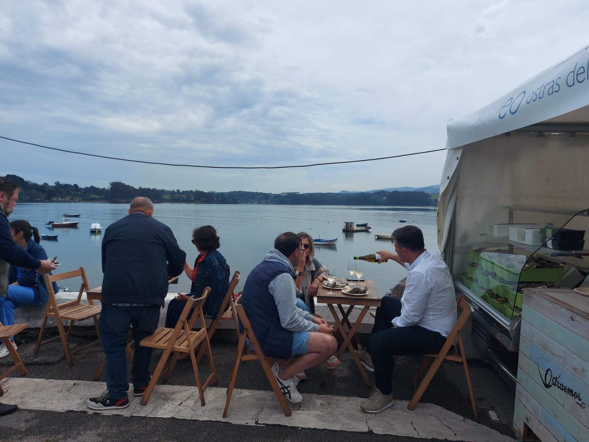 En imágenes: El festival gastronómico "Somos la ostra" llena Castropol