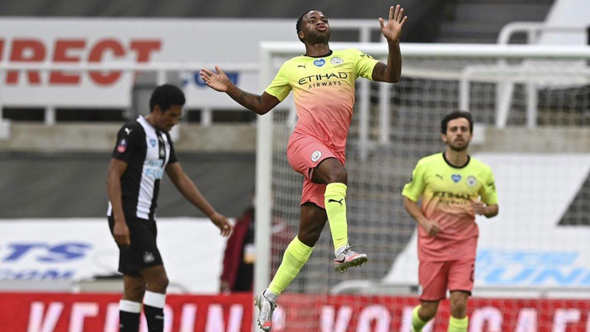 Sterling celebra su golazo