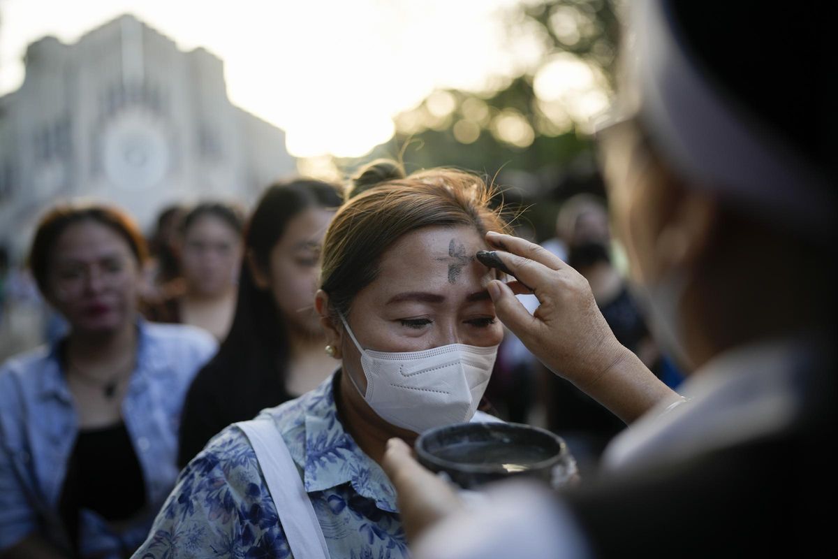 Miércoles de ceniza en Filipinas: las mejores imágenes