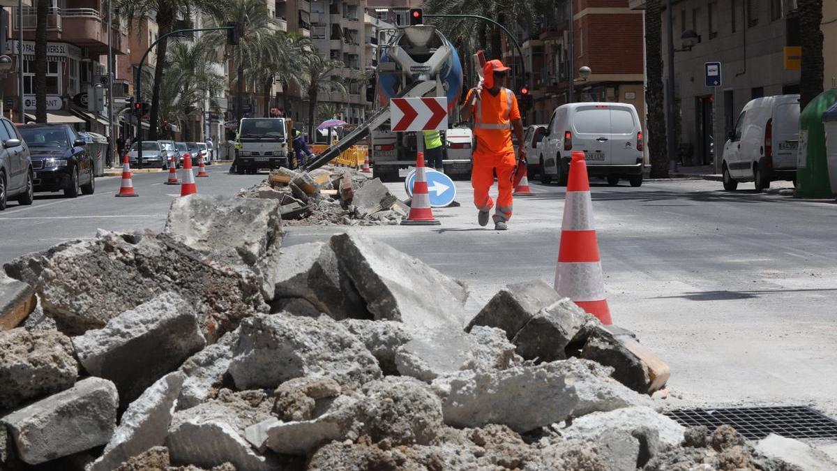 La calle Pedro Juan Perpiñán, en obras por el carril bici