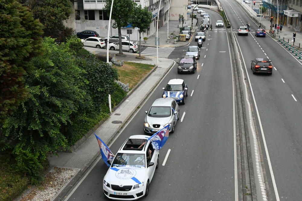 La caravana en defensa del Deportivo colapsó el tráfico en varios puntos de A Coruña.