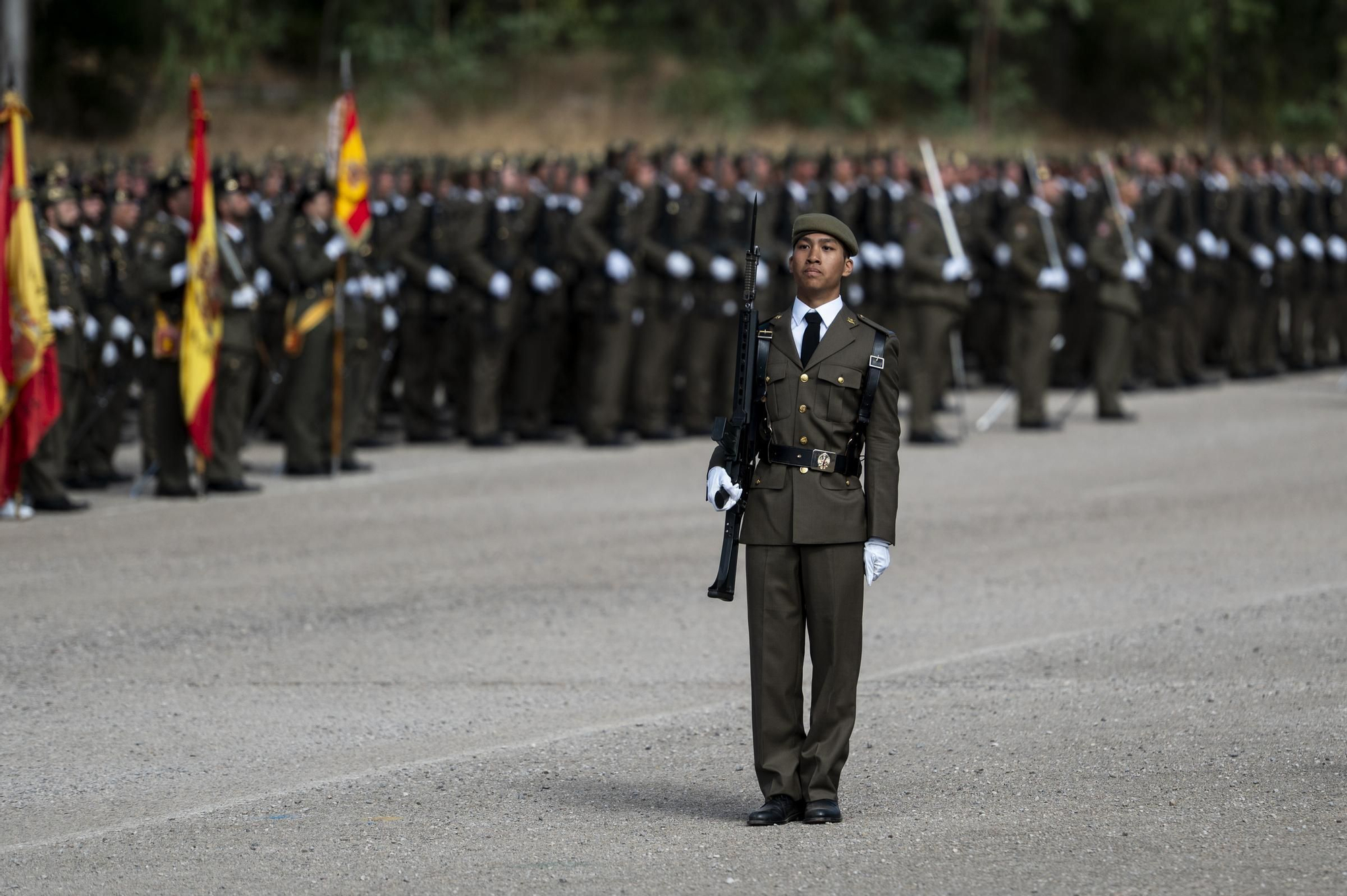 EN IMÁGENES | Multitudinaria jura de bandera en Cáceres con récord de mujeres soldado