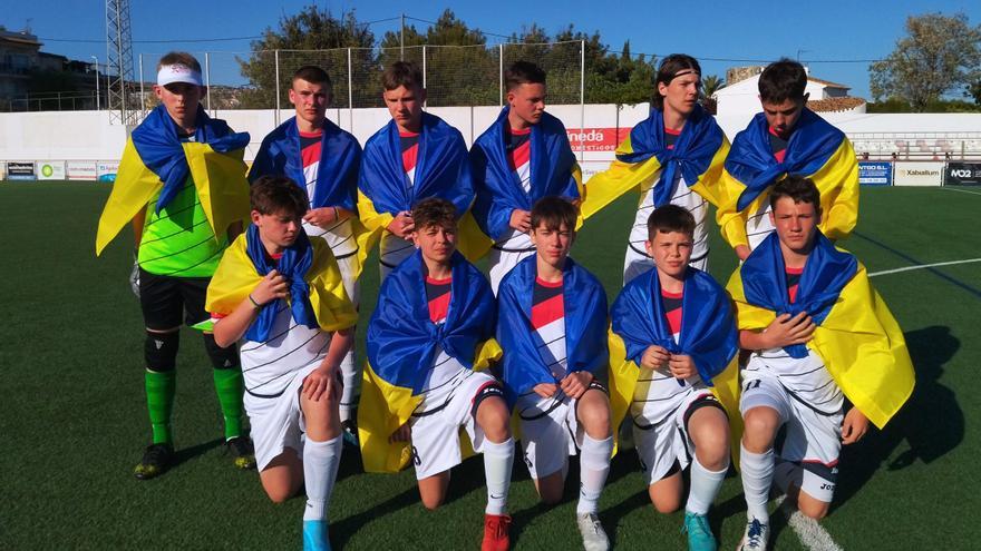 De vivir bajo las bombas en Ucrania al oasis de mar y fútbol de Xàbia