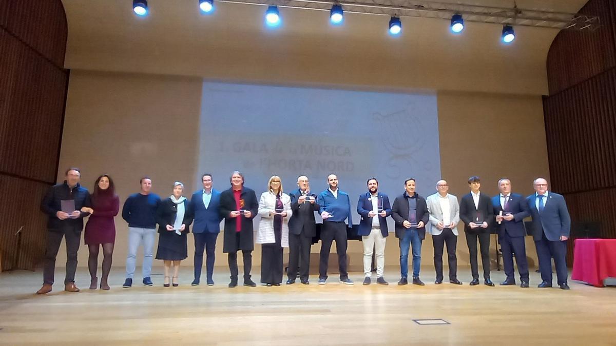 Los premiados durante el acto en Rafelbunyol