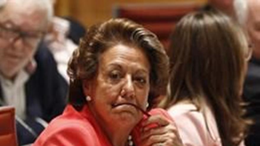 Rita Barberá cobrará unos 2.300 euros más al mes en el Grupo Mixto del Senado