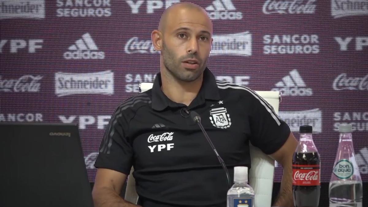 Mascherano durante la presentación