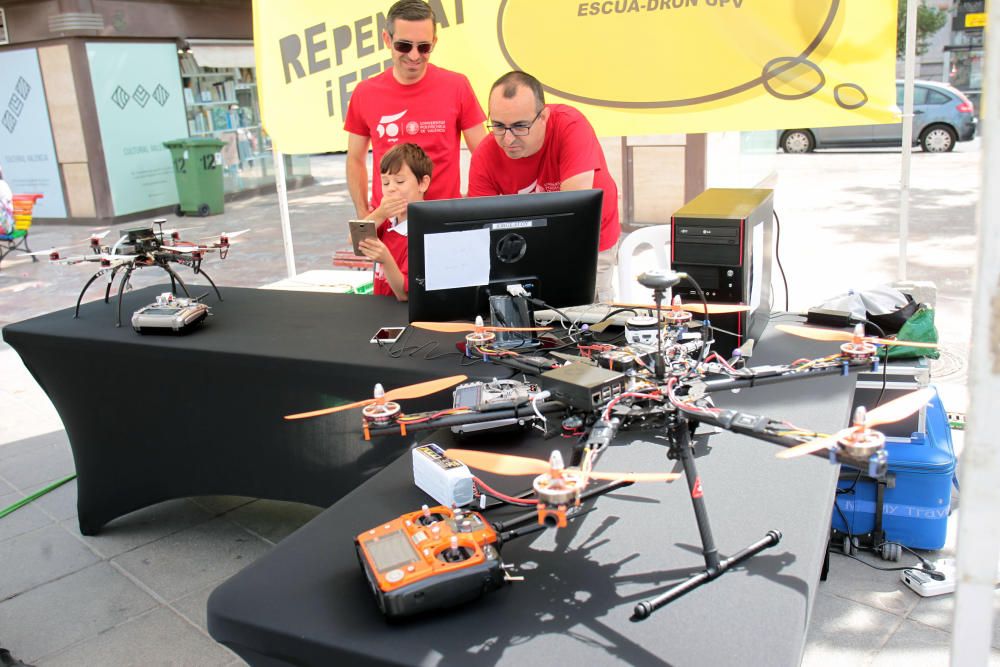 La UPV llena de ciencia la plaza del Ayuntamiento