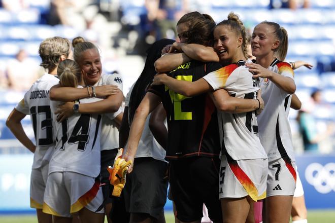 Fútbol fermenino - Partido por la medalla de bronce España - Alemania