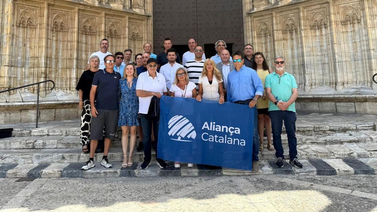 El grup d'Aliança Catalana a Castelló d'Empúries.