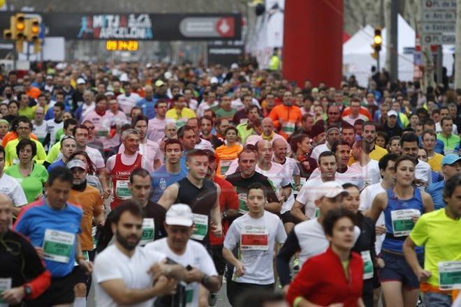 Las imágenes de la Mitja Marató de Barcelona