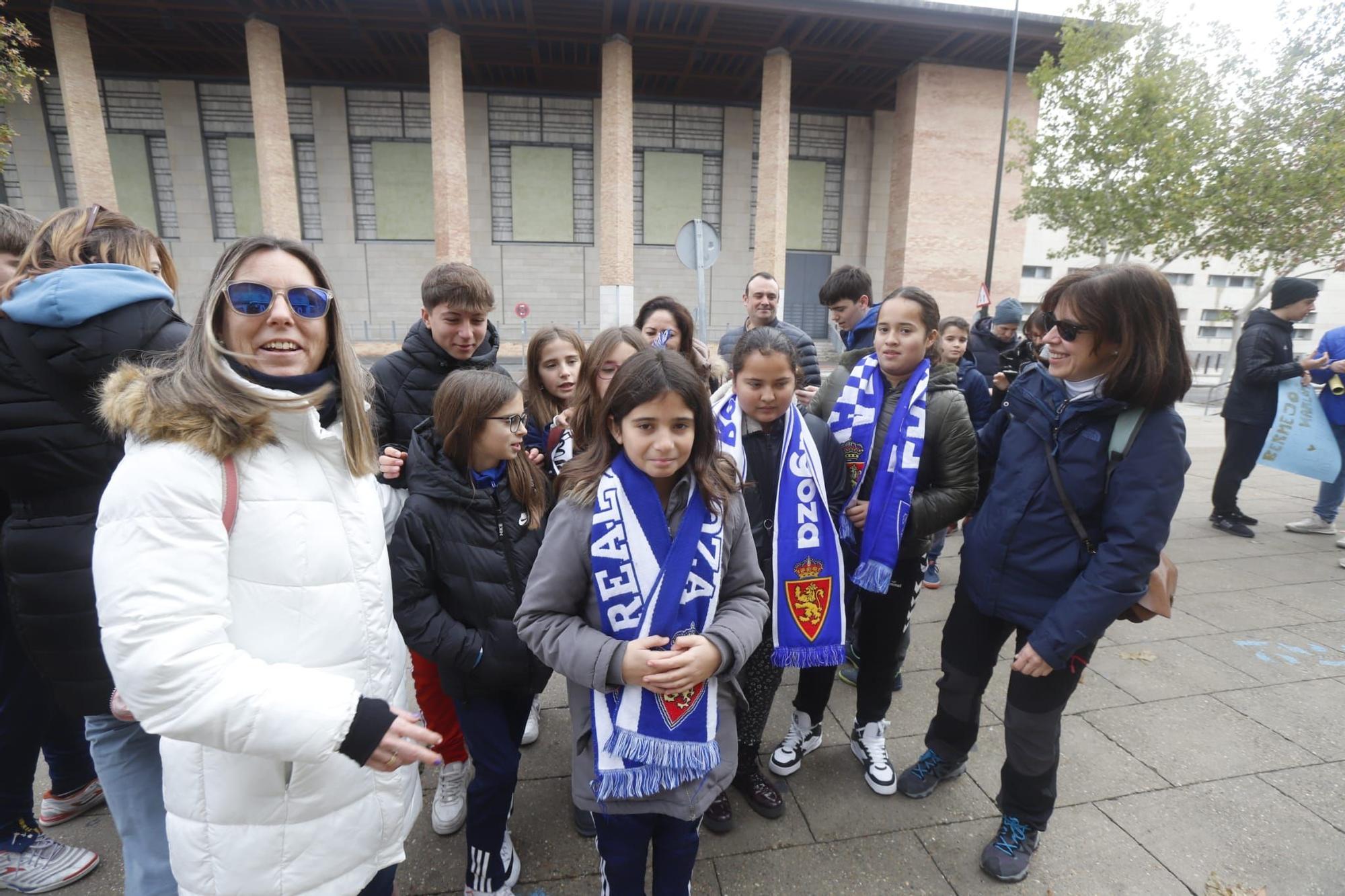 En imágenes | Gran expectación en el entrenamiento a puerta abierta del Real Zaragoza en La Romareda