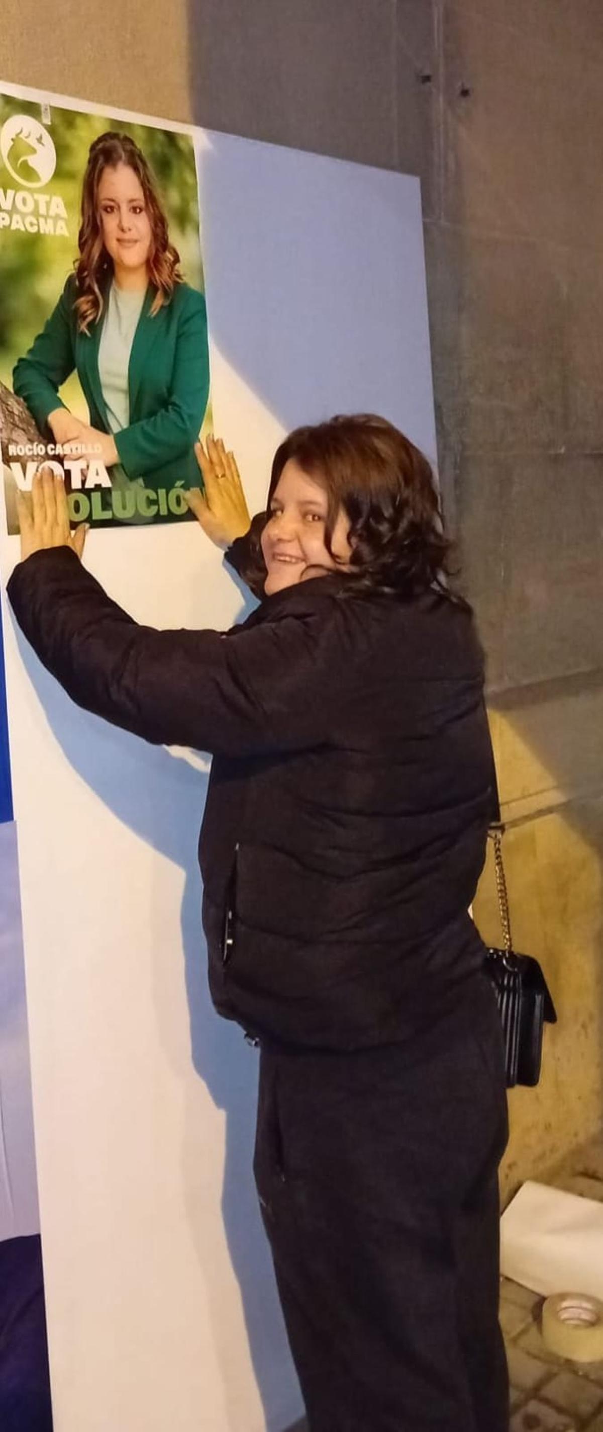 Pegada de carteles de PACMA.