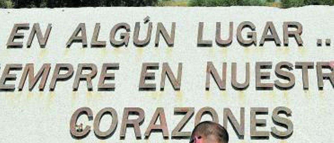 14 años después del accidente de Spanair: «Murieron por nada» | TONY HERNANDEZ / EFE