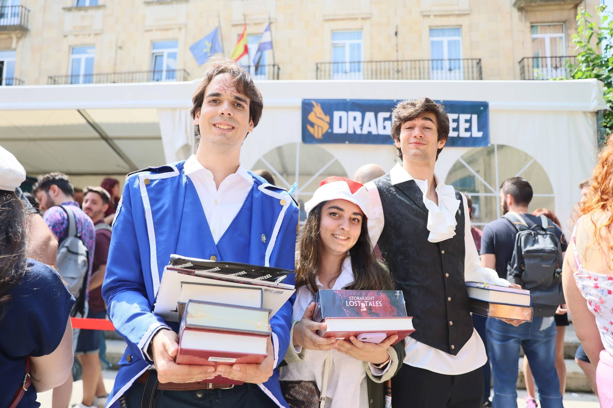 EN IMÁGENES: El multitudinario recibimiento a Brandon Sanderson