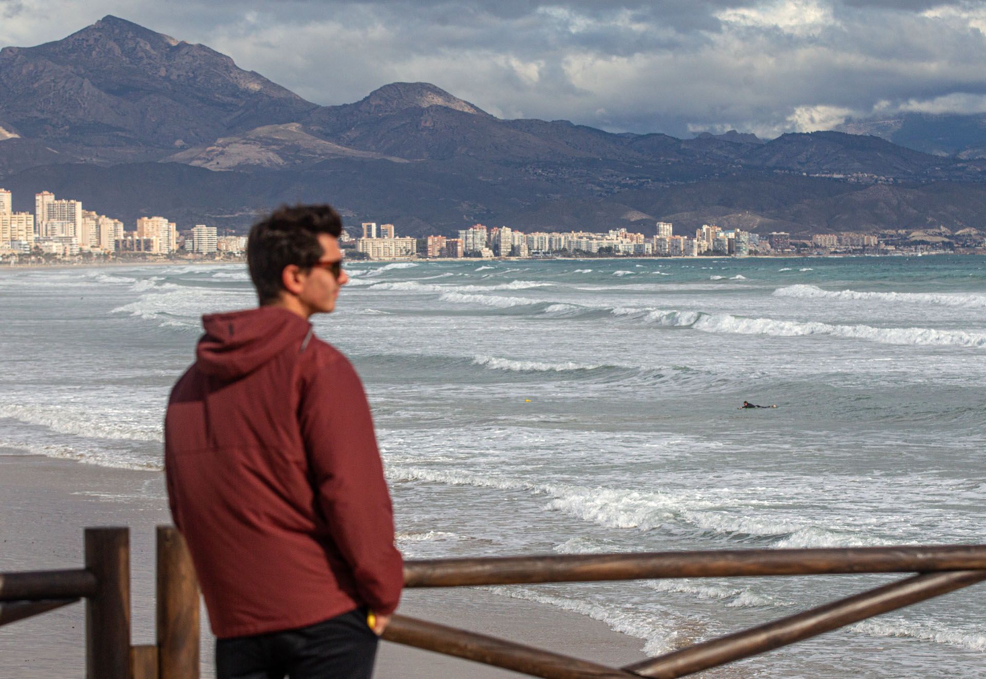 El temporal se deja notar en las playas de Alicante