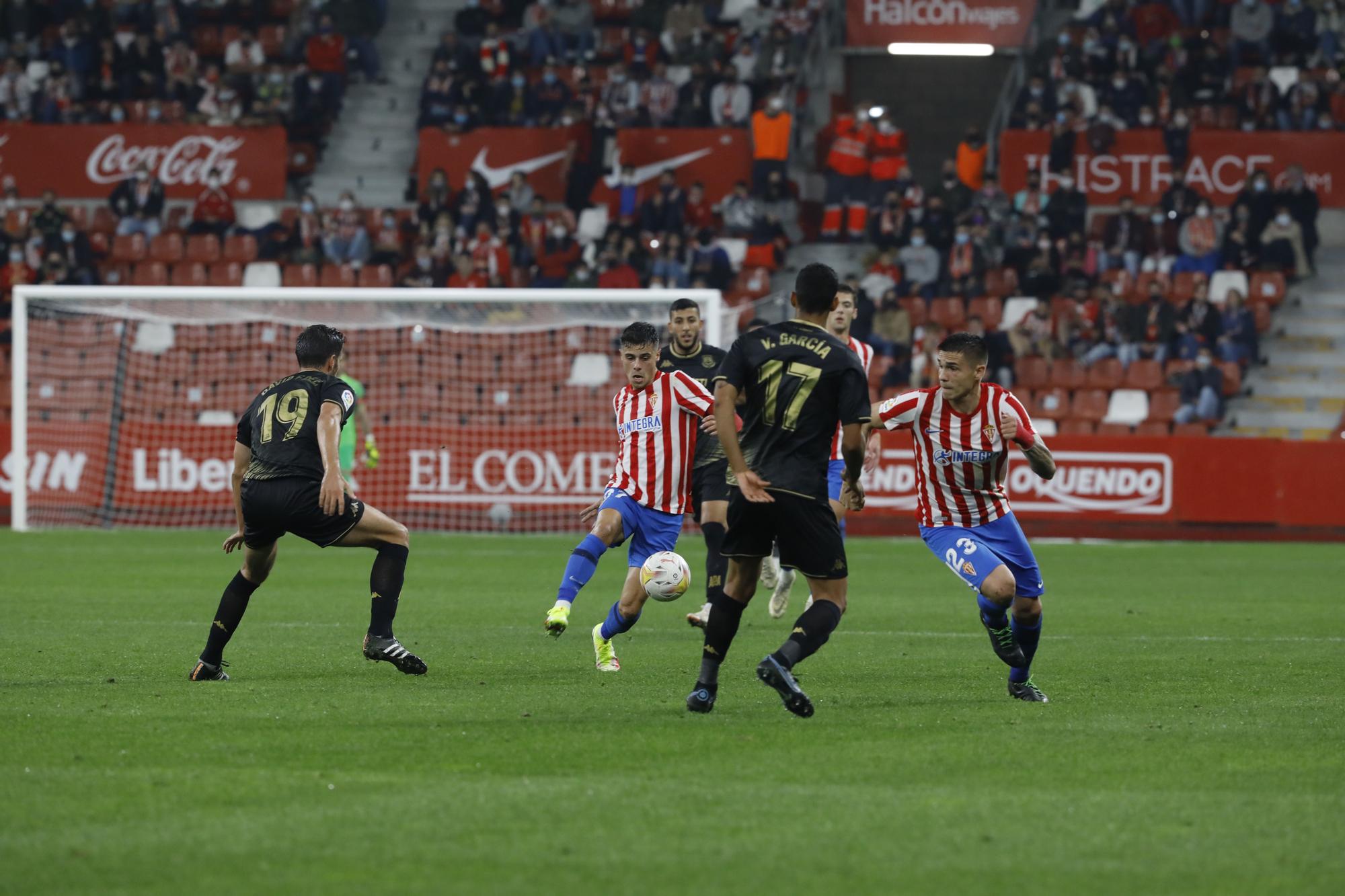 En imágenes: así fue el partido entre el Sporting y el Alcorcón