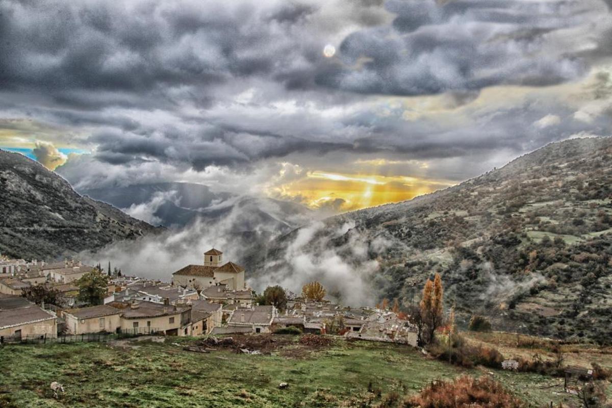 Bubión, otro de los municipios cerca de Málaga perfecto para visitar este puente