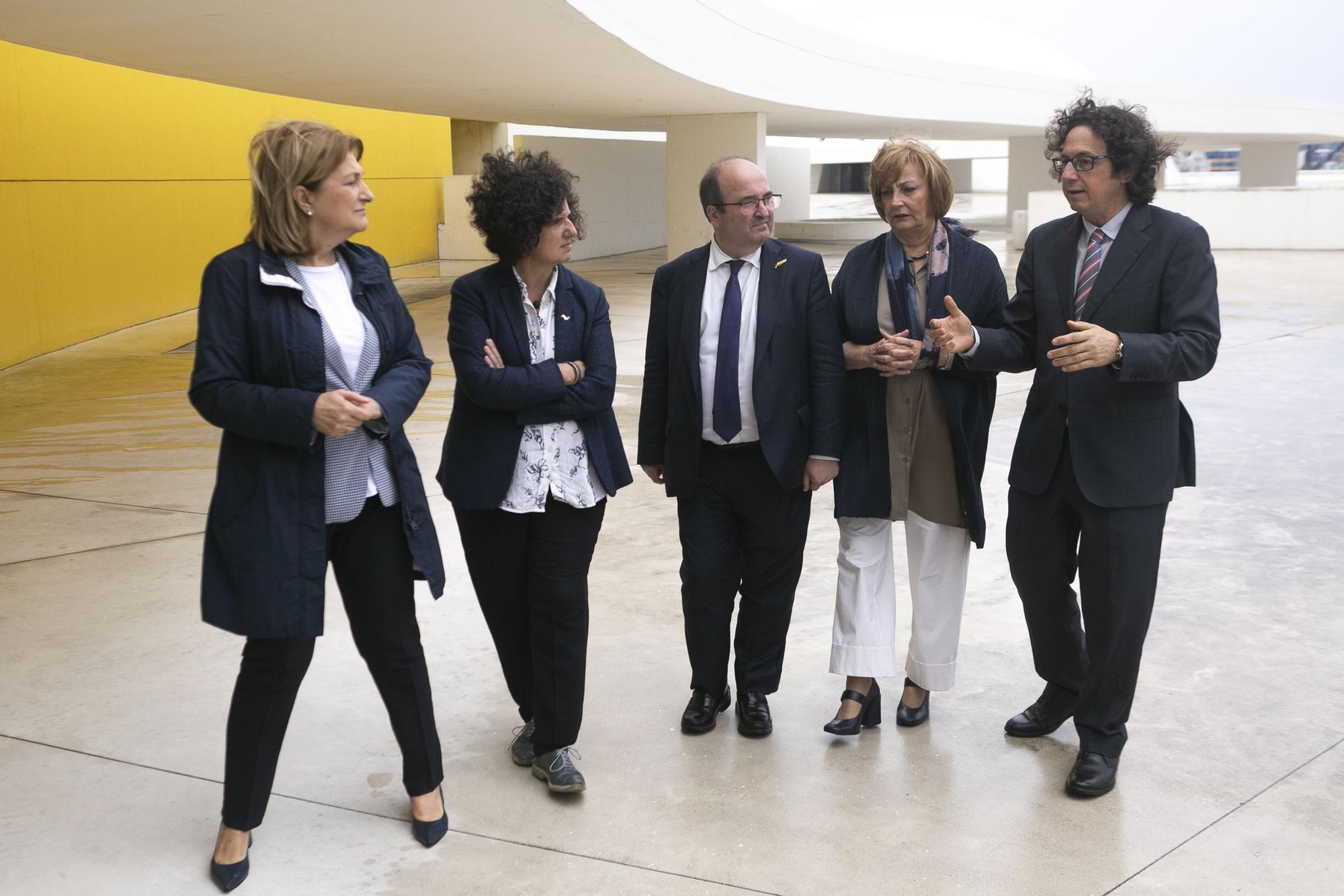 El Ministro de Cultura, Miquel Iceta, visita el Centro Niemeyer