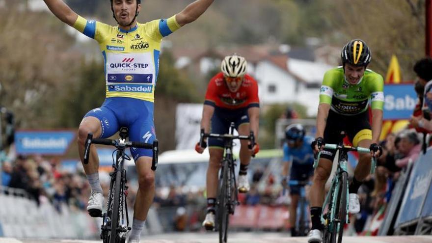 Alaphilippe vuelve a golpear y es cada vez más líder