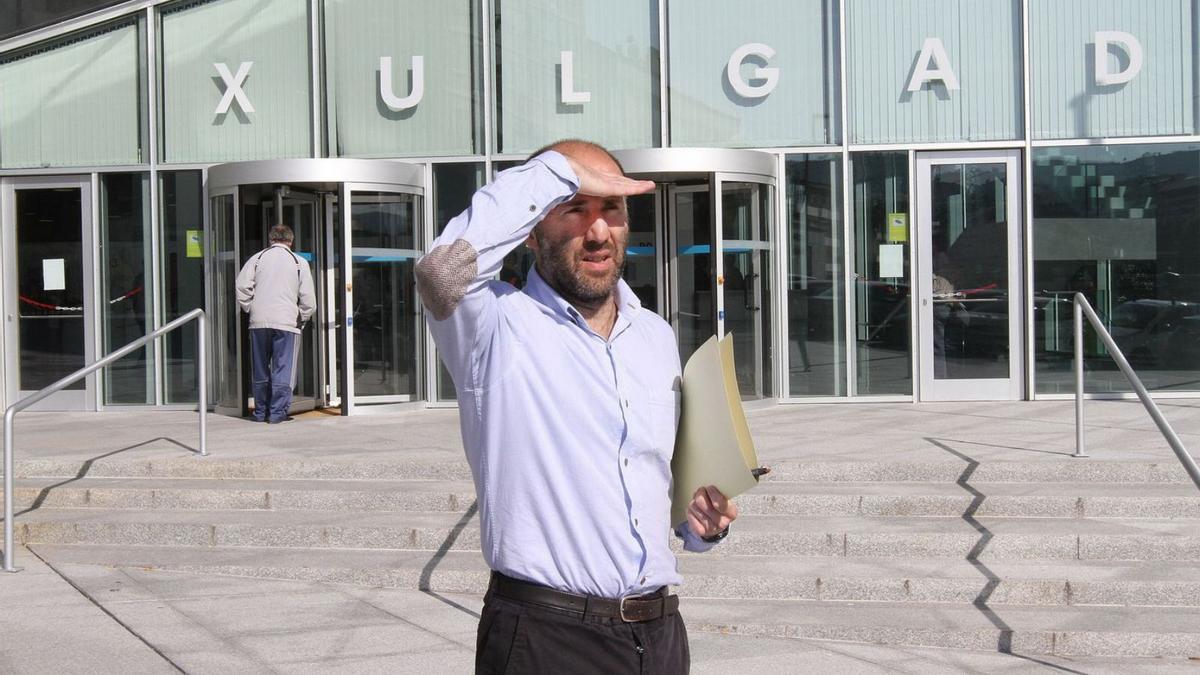 Gonzalo Jácome, a las puertas del juzgado de Ourense. // IÑAKI OSORIO