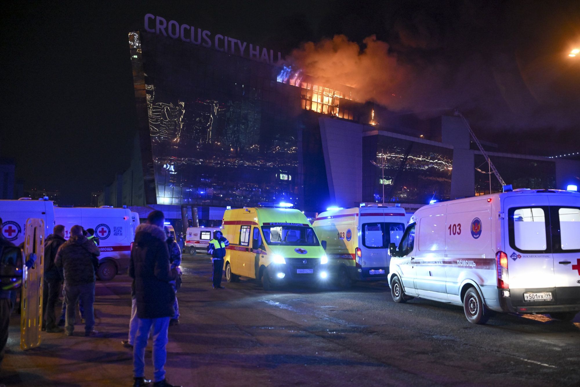 Las imágenes del ataque contra una sala de conciertos de Moscú