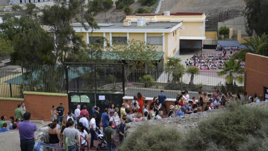 La actividad escolar sigue en Canarias pese al temporal