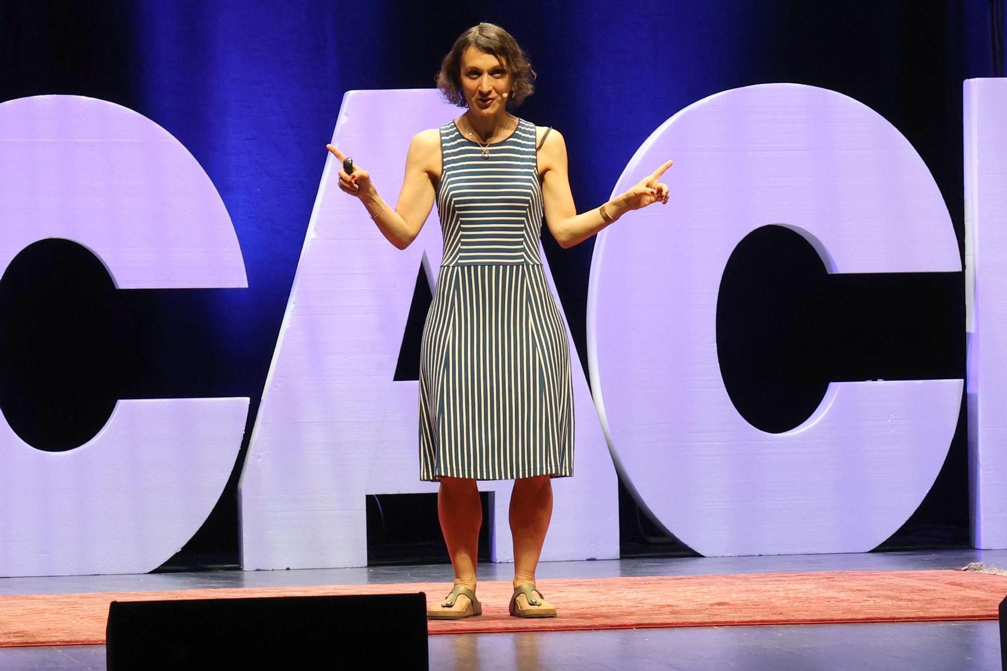 La investigadora y autora de “Enseñar distinto”, Melina Furman, durante su intervención en el VII Foro de Educación