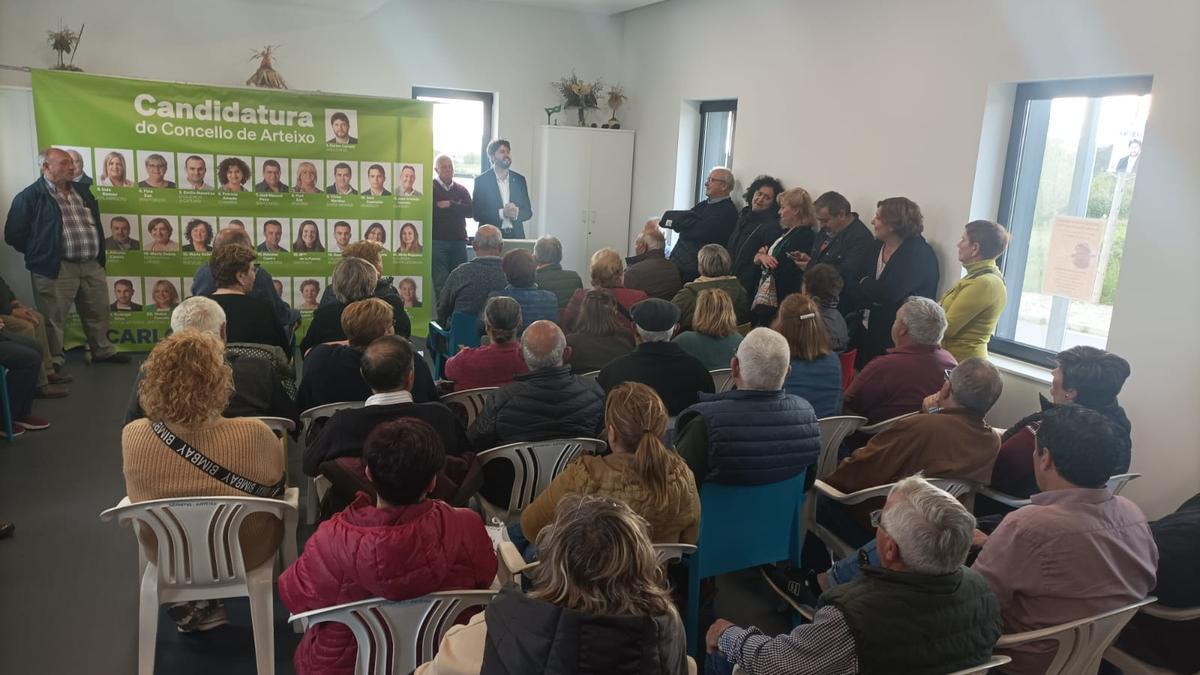 Acto de Carlos Calvelo en el centro social de A Cachada