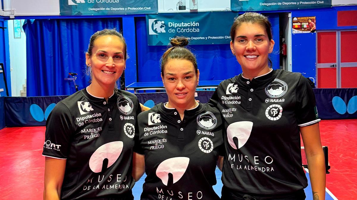La tripleta del Museo de la Almendra Francisco Morales de Priego de tenis de mesa femenino.