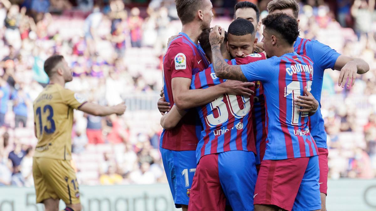 Los jugadores celebran el tercer gol de Ansu Fati.