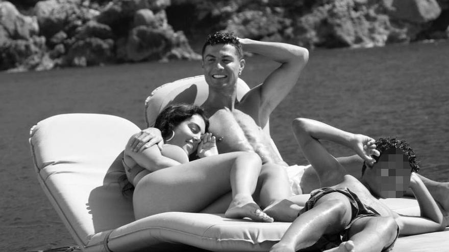 Cristiano Ronaldo disfrutando las vacaciones con su familia en Mallorca