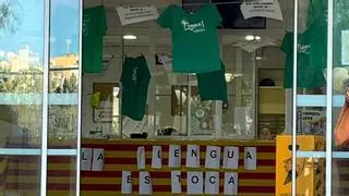 Un instituto de Inca recibe al conseller de Educación con las camisetas verdes por el plan lingüístico pactado con Vox