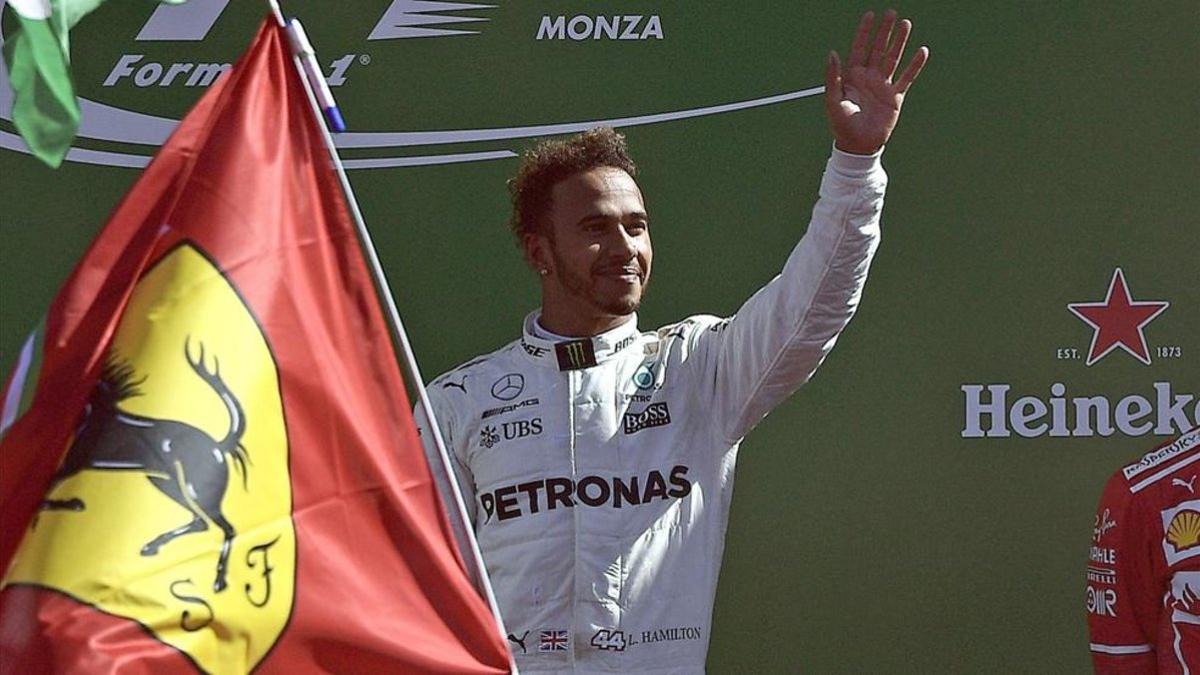 Hamilton, en el podio de Monza en una imagen de archivo
