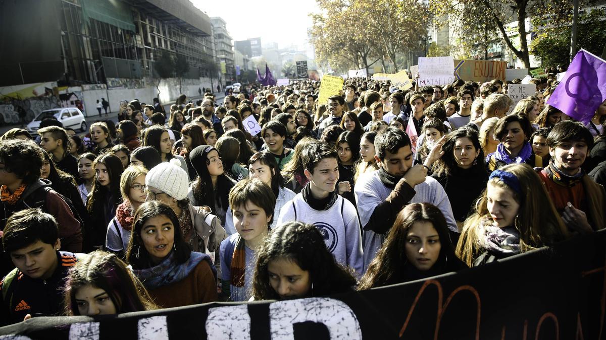 Miles de personas se manifiestan por el fin de la brecha de género, en 2018.