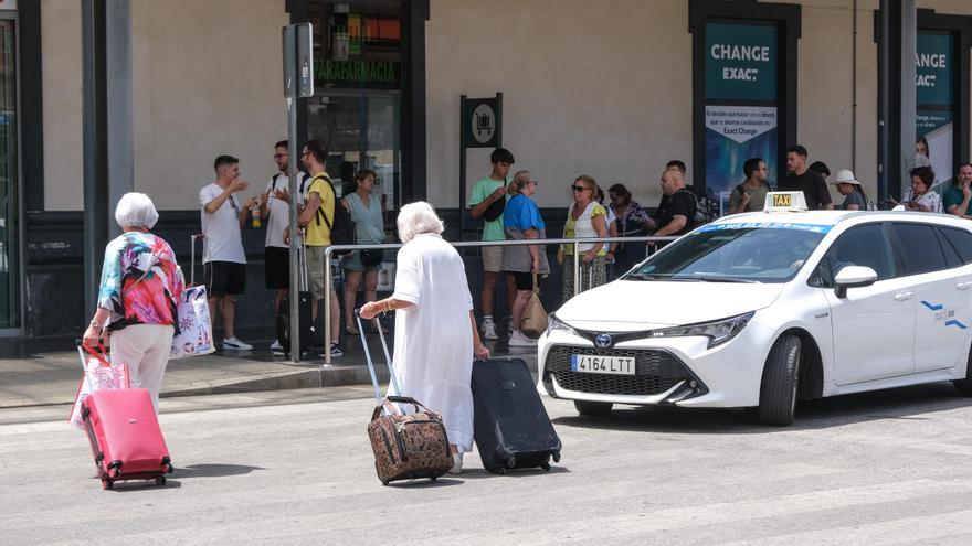 Los taxistas desconvocan la huelga prevista para este miércoles en Alicante