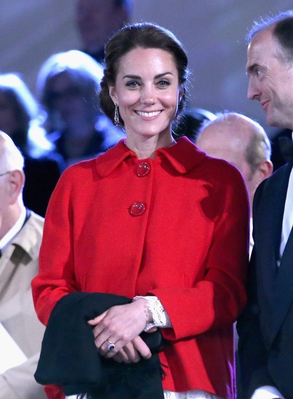 Kate Middleton con chaqueta de Zara
