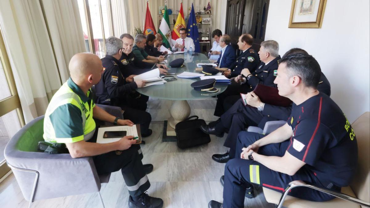 Celebración de la junta local de seguridad en el Ayuntamiento de Córdoba este lunes.