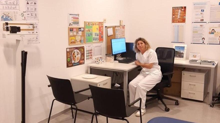 Estela Terrer en su consulta en el centro de salud de Vila. | ASEF